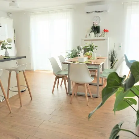 Panorama Penthouse Mit Klima Und Whirlpool Fuer Bis Zu 6 Personen Apartment