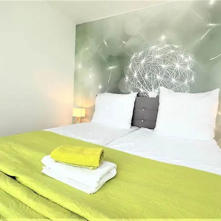 Panorama Penthouse Mit Klima Und Whirlpool Fuer Bis Zu 6 Personen דירה פרנקנטל
